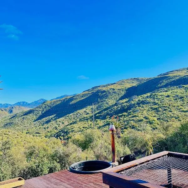 Matilo Cabins - Cactus Deck with Hot-tub and Fireplace – hotel w mieście Calitzdorp