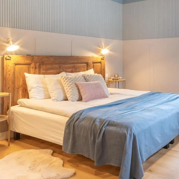 Alice Backyard Holiday Home - Apartments, Rooms & Exclusive Cave Saunas, hotel en Pärnu