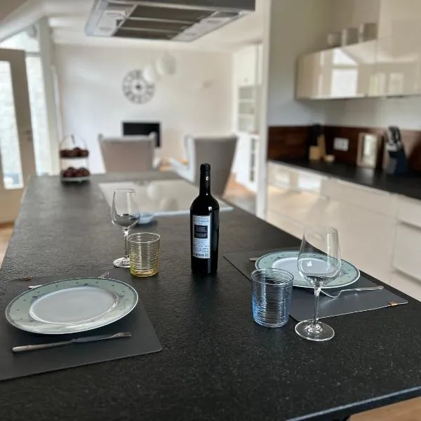 Gemütliche Wohnung in Baldham bei München、ファターシュテッテンのホテル