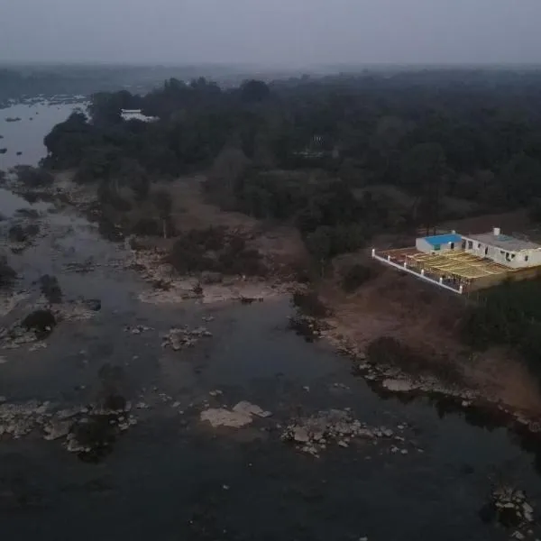 Monkey River Resort Madla, מלון בRājgarh