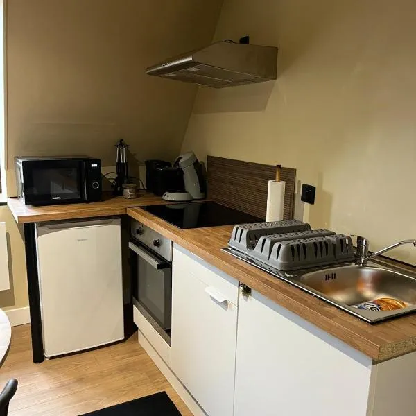 Appartement de Charmes dans le Centre de Cherre, hotel v destinaci Cherré