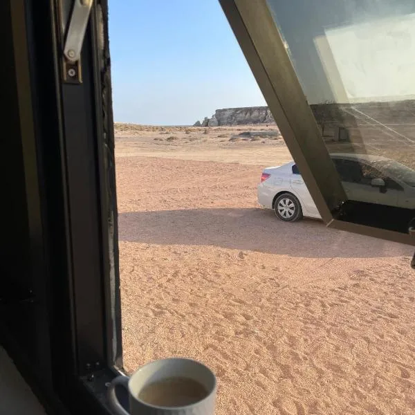 Seeing Turtles At Ras al jinz Hospitality، فندق في جنيز الجنوبي