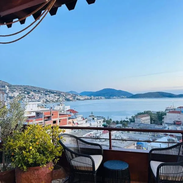 Luxury Penthouse with jacuzzi and apartment with sea view Sarande, hotel en Saranda