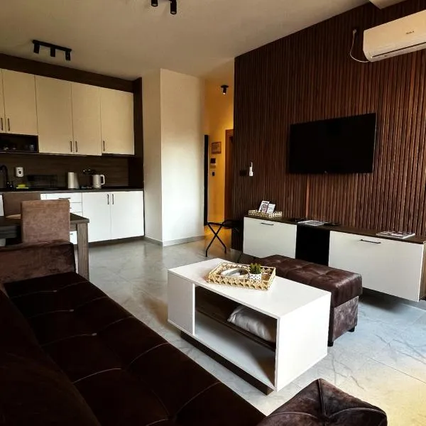 Everest Apartments, hotel u gradu Vrdnik