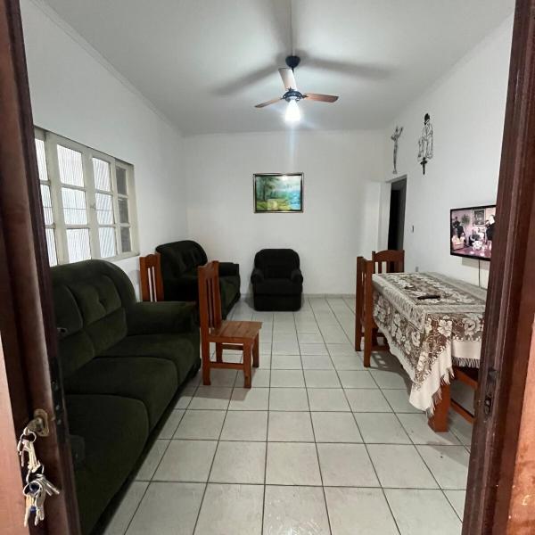 Casa com Piscina Privativa e Churrasqueira PG