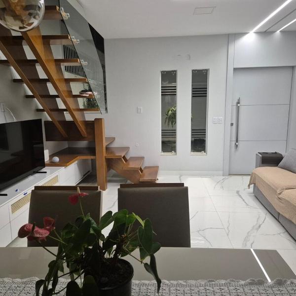 Duplex 2Qts com ar suíte e quintal Prox a praia