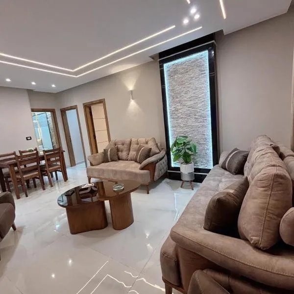 Cozy two bedroom apartment in Sheraton Al Matar: Kahire'de bir otel