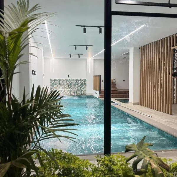 View Theras Hotel, hotel u gradu Doradal