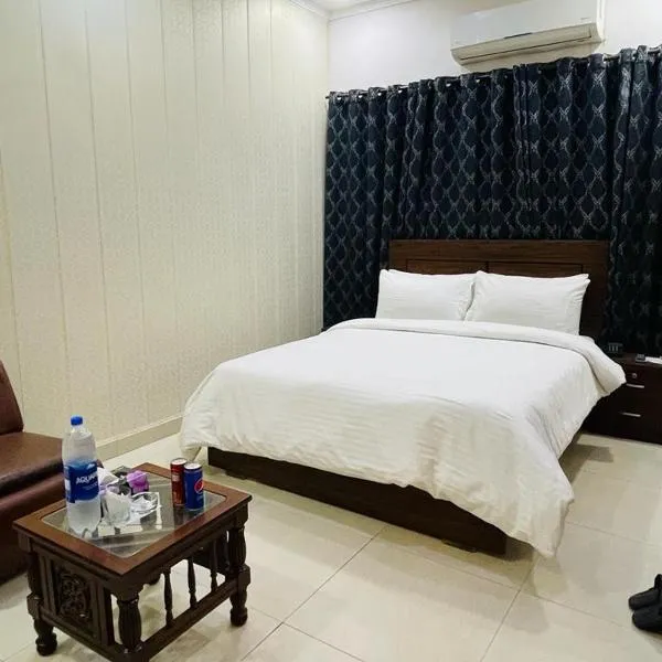 The Lodge Inn, khách sạn ở Karachi