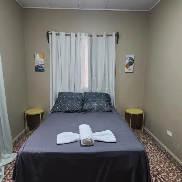 Casa Efra 3 hab 2 baños, hotel em Tela