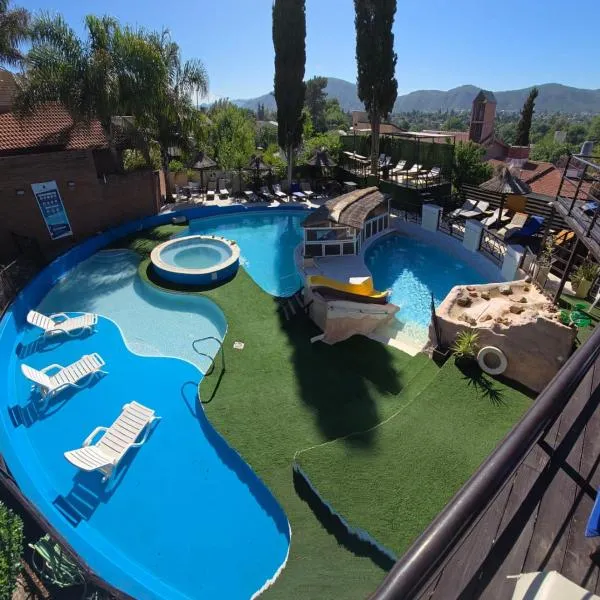 Complejo Los Cipreses, hotel in Villa Carlos Paz