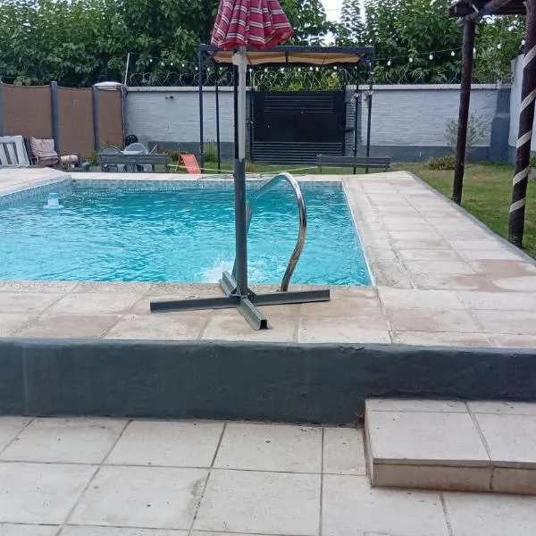 Casa con pileta barrio privado cerca Arena Maipú p 4 personas, отель в городе Майпу