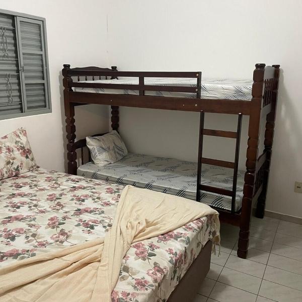 Seu refúgio com três quartos e garagem gigante - Foto 2