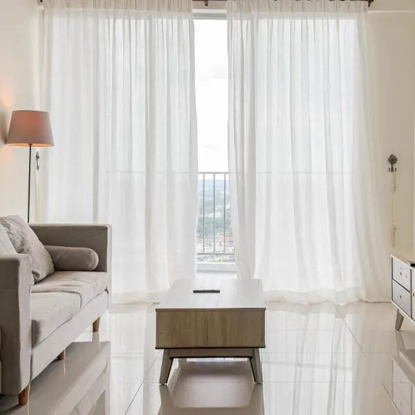 Comfy Sunset View Home with Swimming Pool & Netflix: Taiping şehrinde bir otel