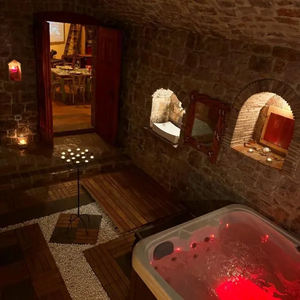 Krasberry Ježev brlog, hôtel à Komen