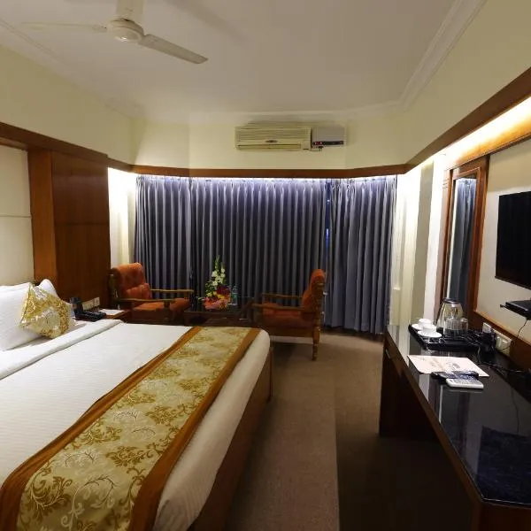 Hotel PLR Grand, хотел в Тирупати