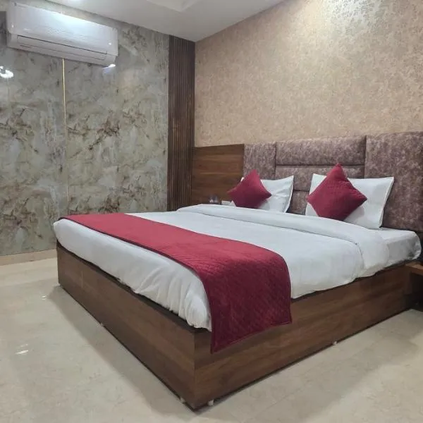 Hotel Golden Pearl Amritsar - Infront of Golden Temple Gate, hotel in Amritsar