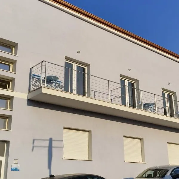 Guest House Pesce Celeste – hotel w mieście Stintino