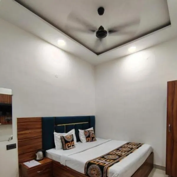 Aastha view inn، فندق في أمريتسار