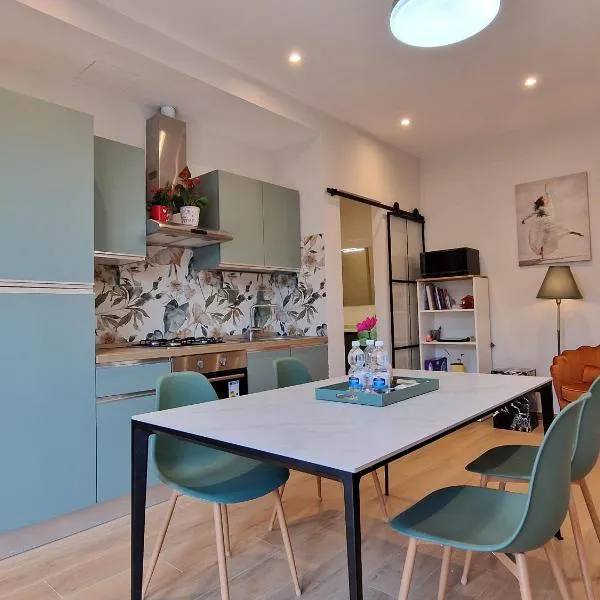 Dolce 2 bedrooms Apartment Milano 2mins to Rho Fiera & 25mins to Duomo Centre & 100m to Metro, хотел в Перо