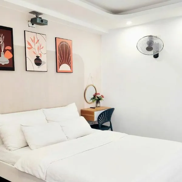 Khách Sạn Diamond Hotel Văn Giang Hưng Yên, hotelli kohteessa Cửu Cảo