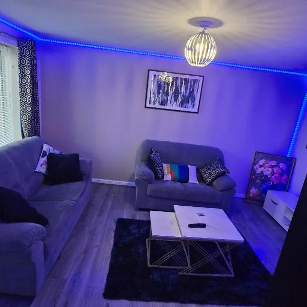 Entire 3 bedroom luxurious house, Wigan , Manchester, hotel en Wigan