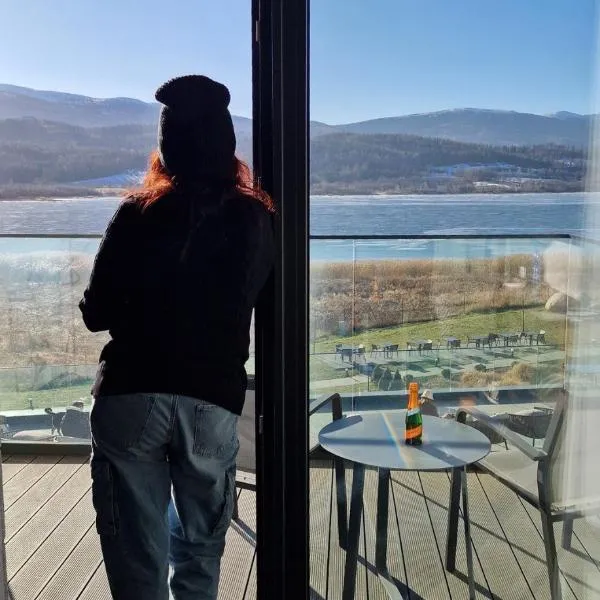 Lake Studio 28 - widok na góry i zalew- L&Hill – hotel w mieście Sosnówka