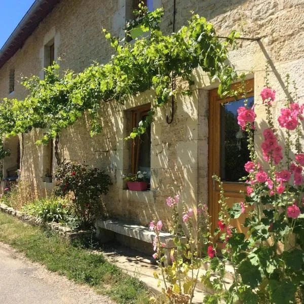 Le RepAire de La SalAmandre – hotel w mieście Ivrey