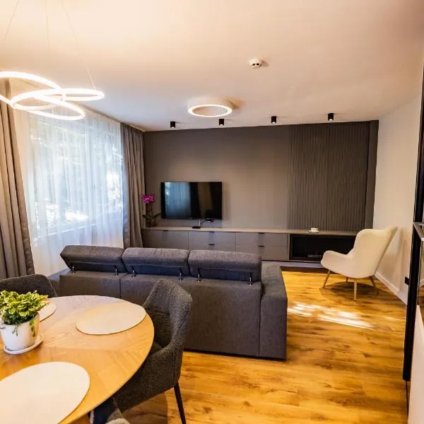 Alpine Escape Design apartment Detelina Residence, hotel sa Bansko