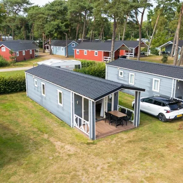 Lodge Camping de Molenhof voor 4 personen，Reutum的飯店