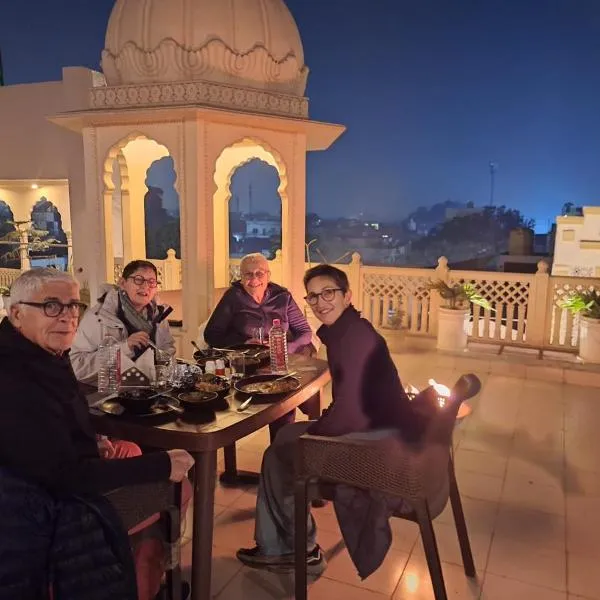 The Taj Vista Agra -walking distance to Taj Mahal – hotel w mieście Agra