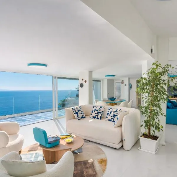 Laguna Blu - Resort Villa overlooking the sea on the Amalfi Coast – hotel w mieście Vietri sul Mare