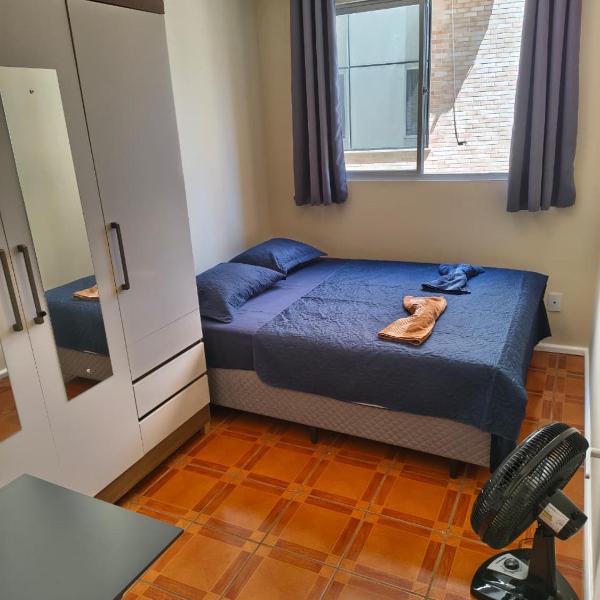 Quarto em Apartamento na Trindade