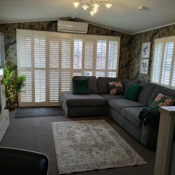 Dog Friendly Holiday Home, hotel v destinaci Northampton