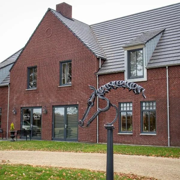 Eighty One Horse Boulevard, Hotel in Valkenswaard