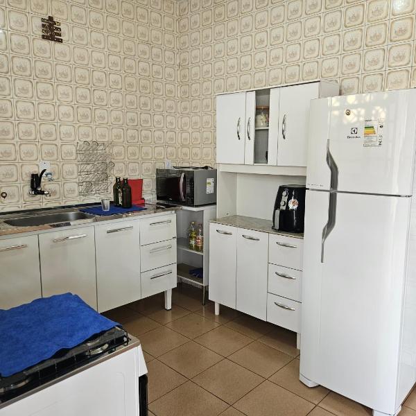 Casa familiar e espaçosa em Aparecida SP, com 3 quartos - Foto 4