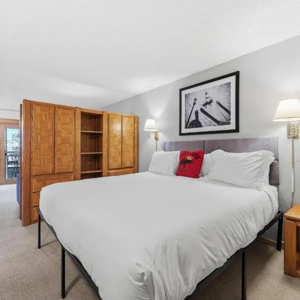 Lift House Lodge, Vail Lionshead Studio Condo, Walk to Gondola, hotel em Vail