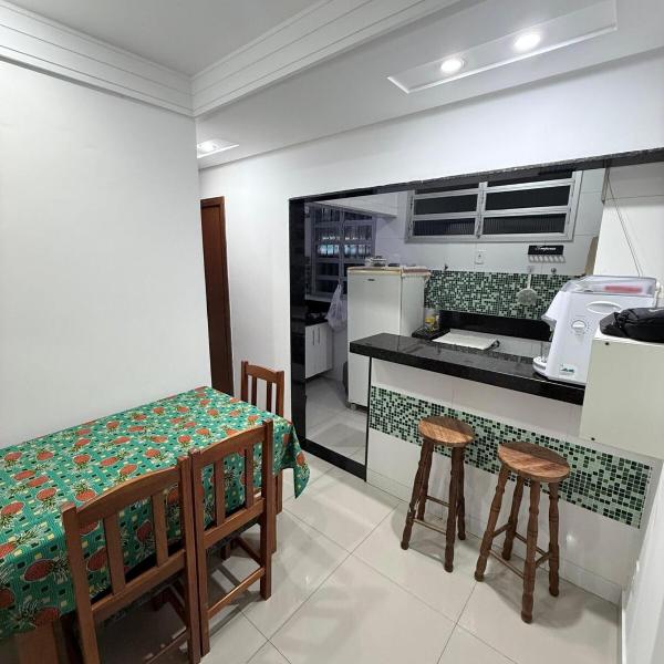 Apartamento compacto a cem metros da praia