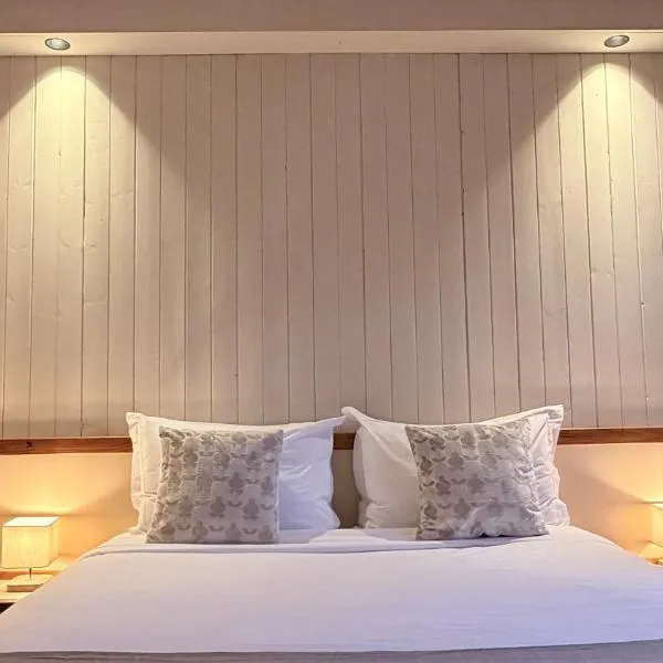 Hôtellerie du Roy、Sainte-Hélène-sur-Isèreのホテル