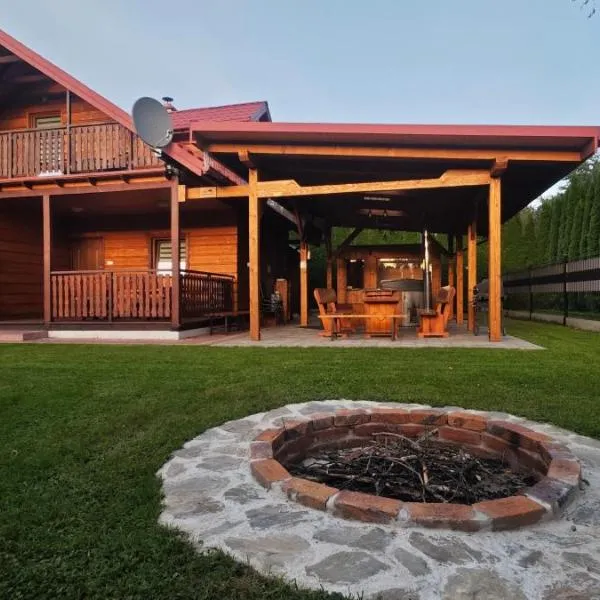 Ranczo Bieszczady 2 - Domek z Sauną i Jacuzzi, hotel in Mrzygłód