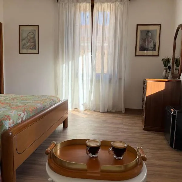 "The Moment"- rooms Bergamo center, self check-in, late Arrivals, hotel sa Bergamo