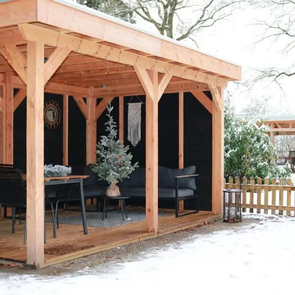 Prachtige stacaravan met heerlijke overkapping, hotel di Eext