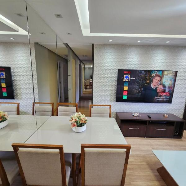 CRUZEIRO NOVO, QUADRA SHCES 1307,ATÉ 4 PESSOAS, APARTAMENTO COM 3 QUARTOS SENDO 1 SUÍTE, ROUPA DE CAMA E BANHO INCLUSAS, PRÉDIO COM ELEVADOR E COMÉRCIO PRÓXIMO, WI-FI, SMART TV, COZINHA COMPLETA By REI DOS FLATS - Foto 4