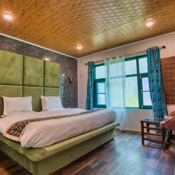 D’SHIEKHS RESORT GUREZ, hotel di Kanzalwan
