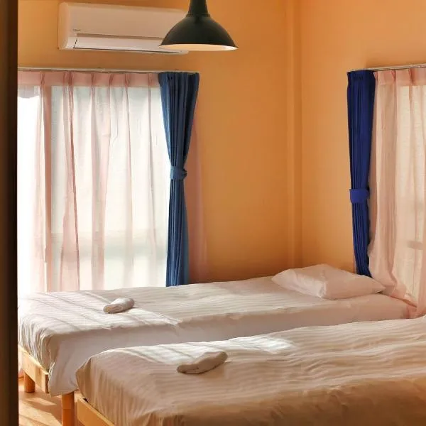 QU301 2BR Home on JR Chuo-Sobu Line, Direct Access to Akihabara and Shinjuku, 3 Beds, hotel u Tokiju