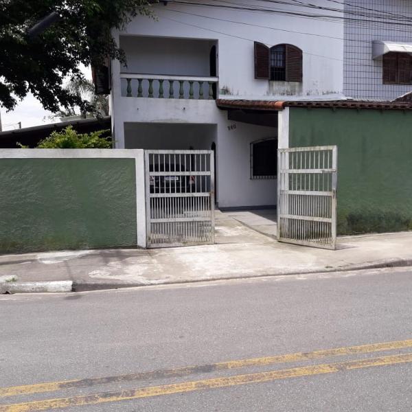 casa de praia grande e espaçosa