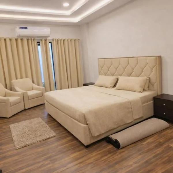 Osma living razidor، فندق في روالبندي