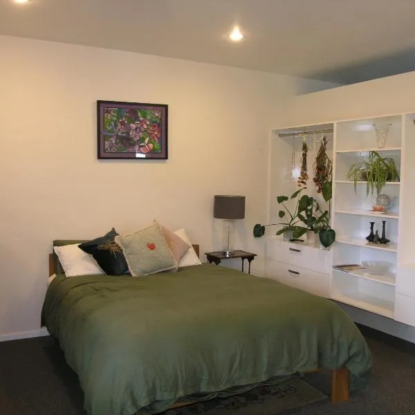 Woodhey Retreat Unit 2, hotel in Karapiro