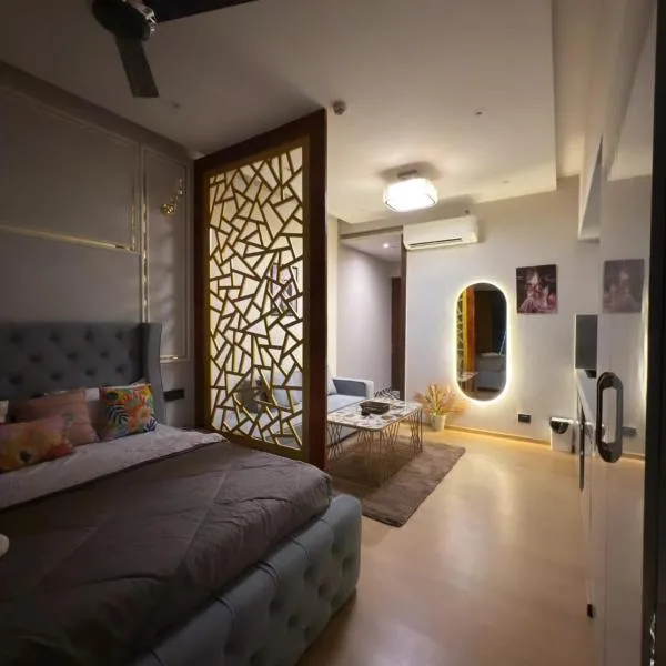 Galaxy Blue sapphire Plaza Square Residency, hotel i Ghaziabad