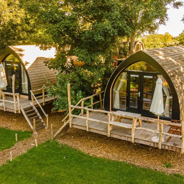 Sfeervolle recreatiepod aan het meer, khách sạn ở Leeuwarden